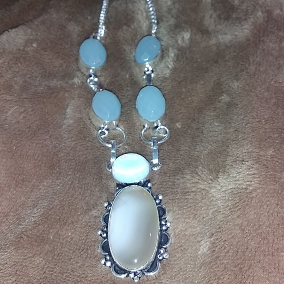 Banded lace Agate with opalite - Picture 3 of 4